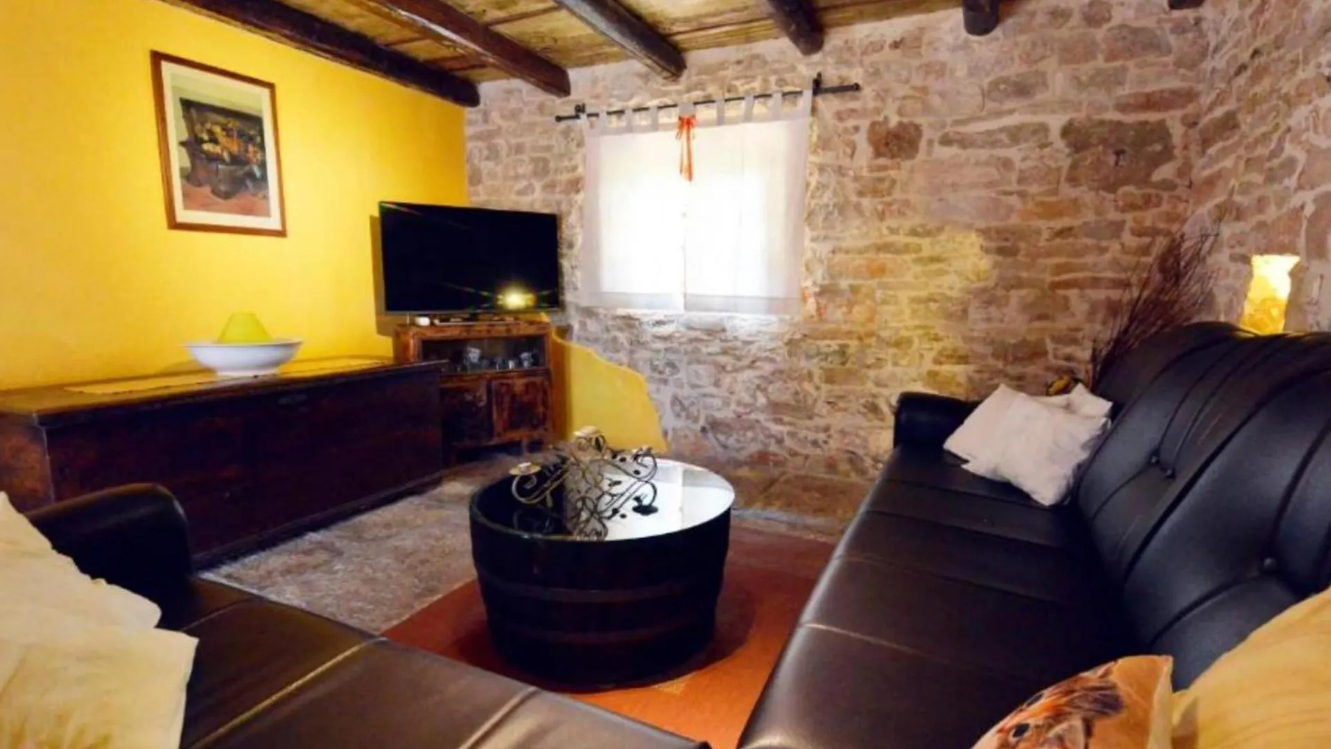 Three Bedroom Holiday Home With Private Pool Vodnjan
