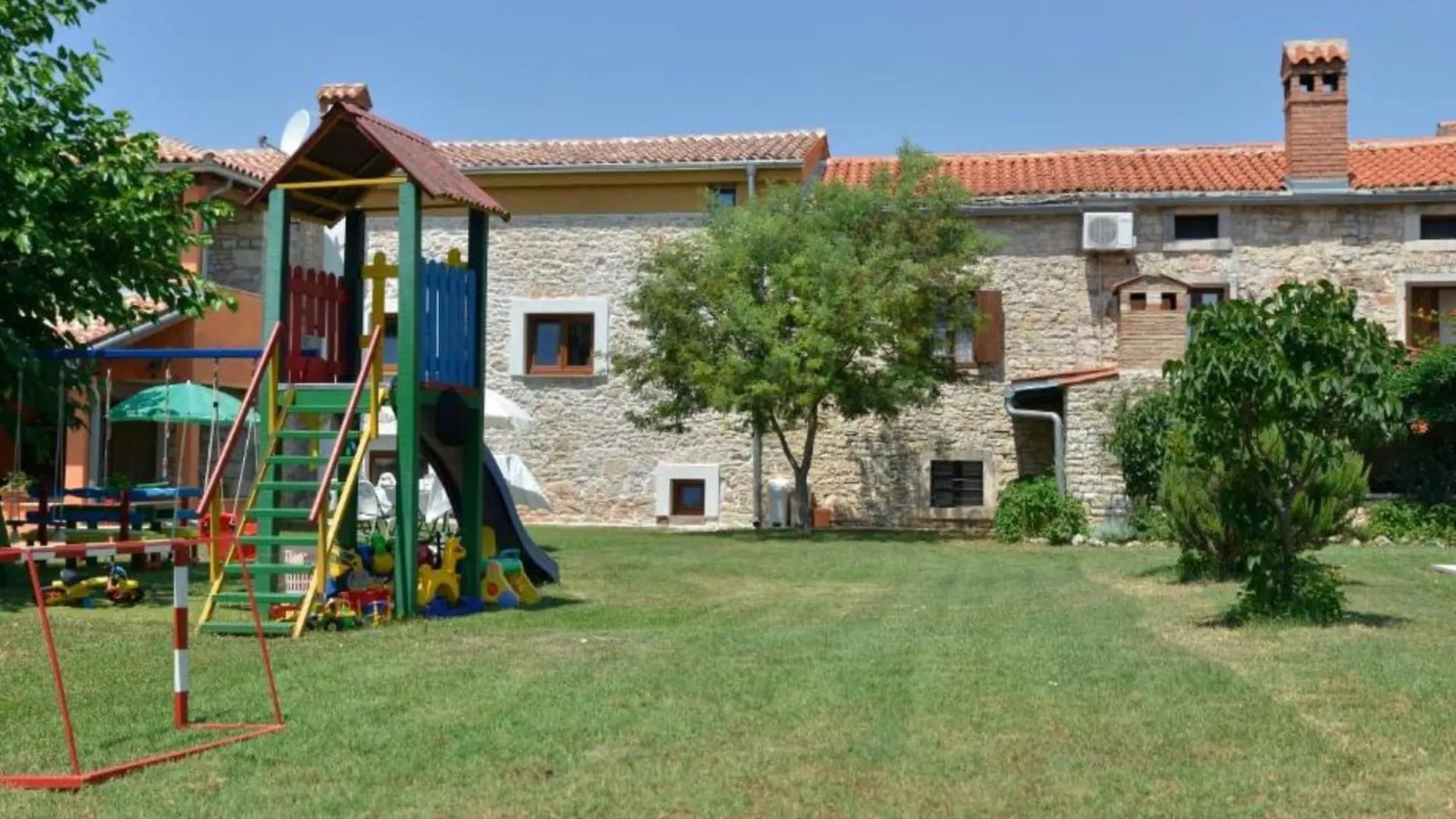 Three Bedroom Holiday Home With Private Pool Vodnjan Kroatië